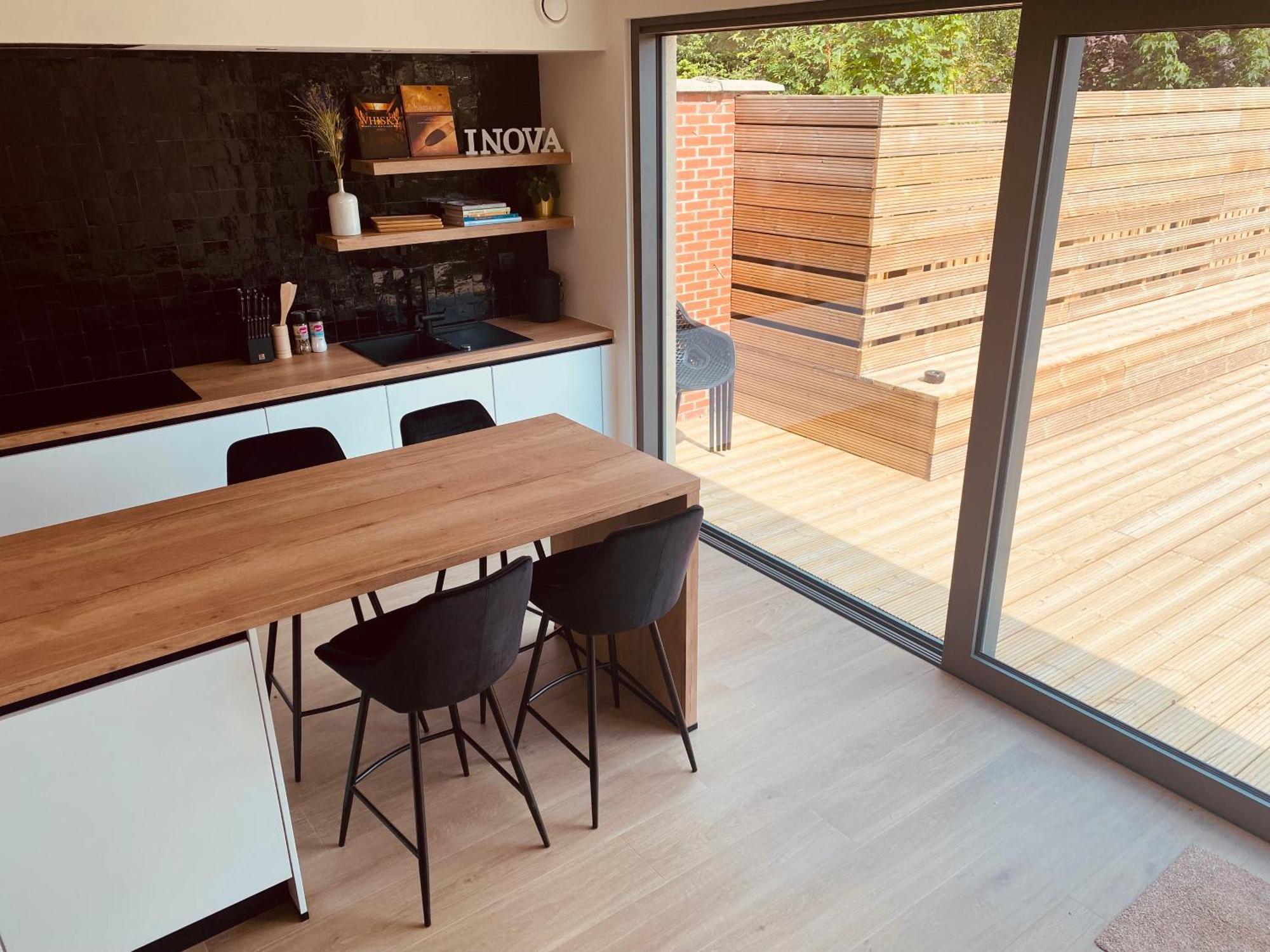 Inova Guesthouse 하셀트 외부 사진