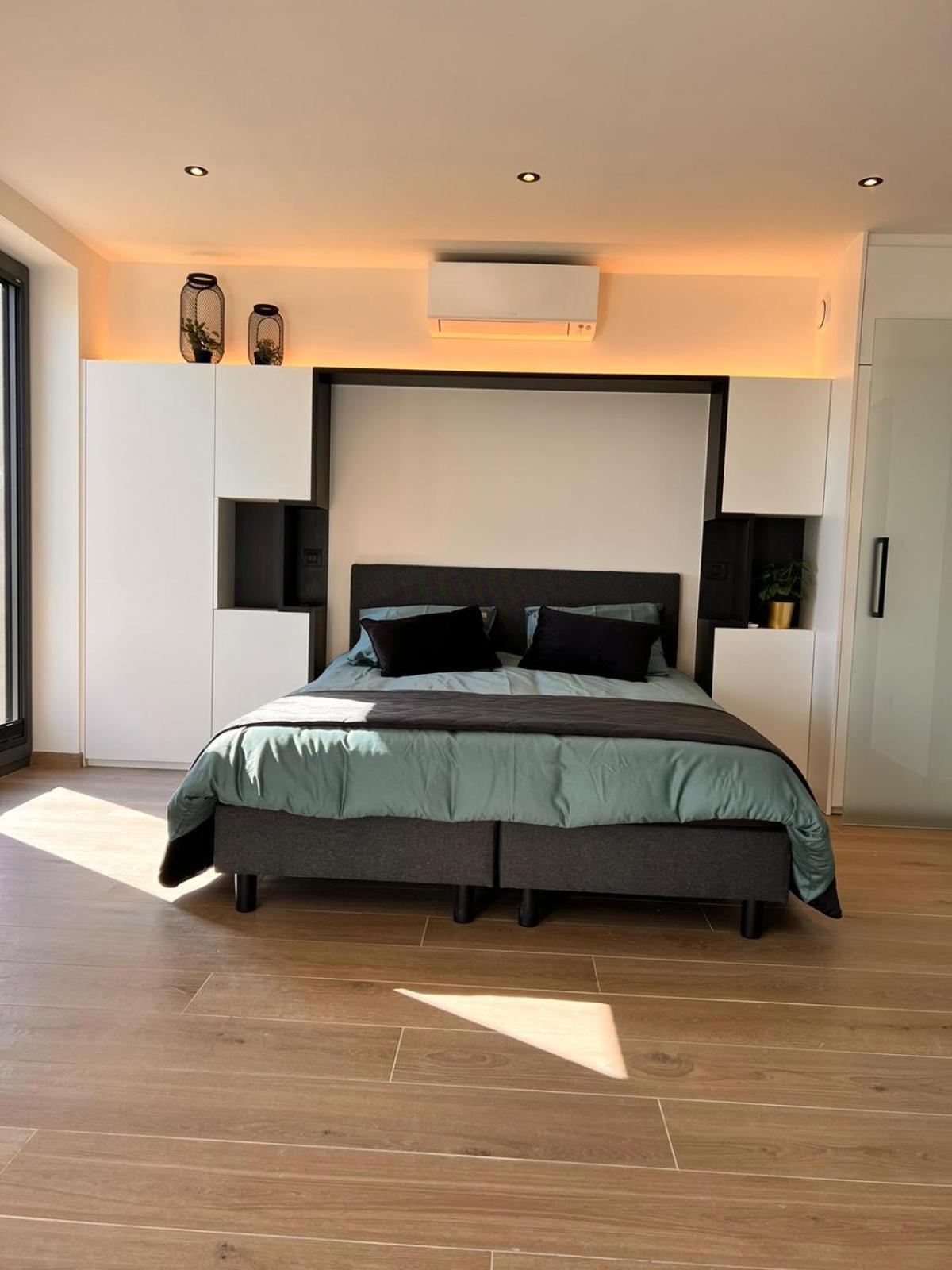 Inova Guesthouse 하셀트 외부 사진